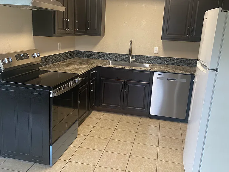 3024 Tudor Ln #102 — Photo 1
