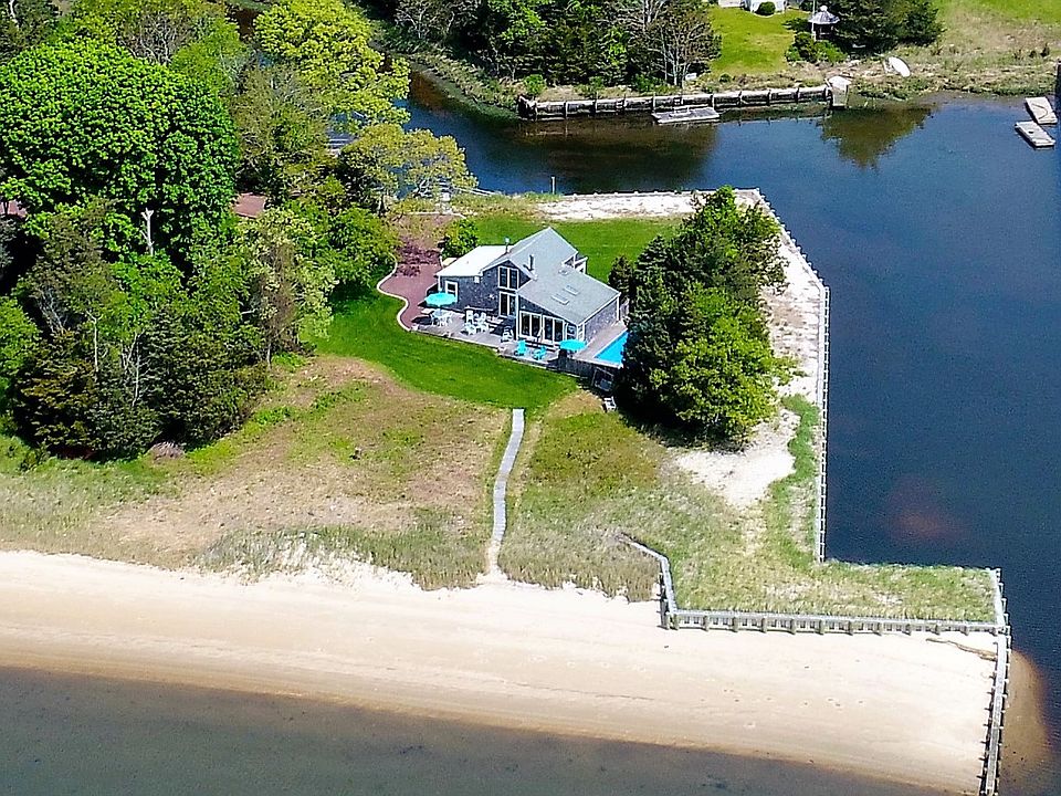 1st image of 413 Peconic Bay Blvd