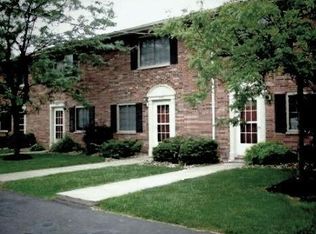 1242 Gaylan Dr, Cuyahoga Falls, OH 44221