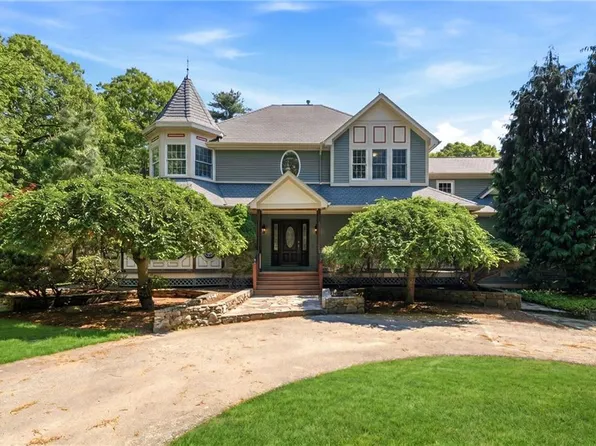 396 Love Ln, Warwick, RI 02818