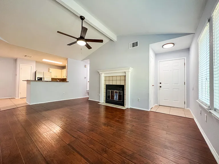 12004 Thompkins Dr — Photo 3