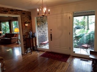 35 Windsor Dr, Oak Brook, IL 60523