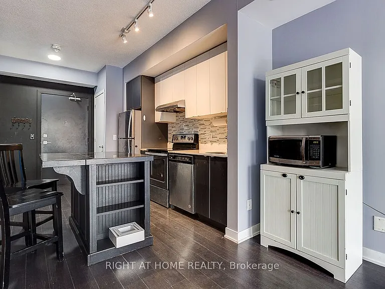 5260 Dundas St #306 — Photo 10