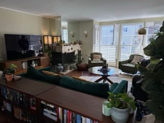 4th image of 1140 Greenwich St APT 301
