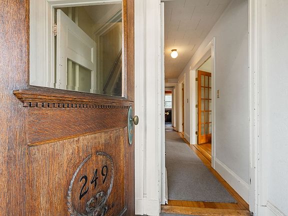 4th image of 249 Crafts St