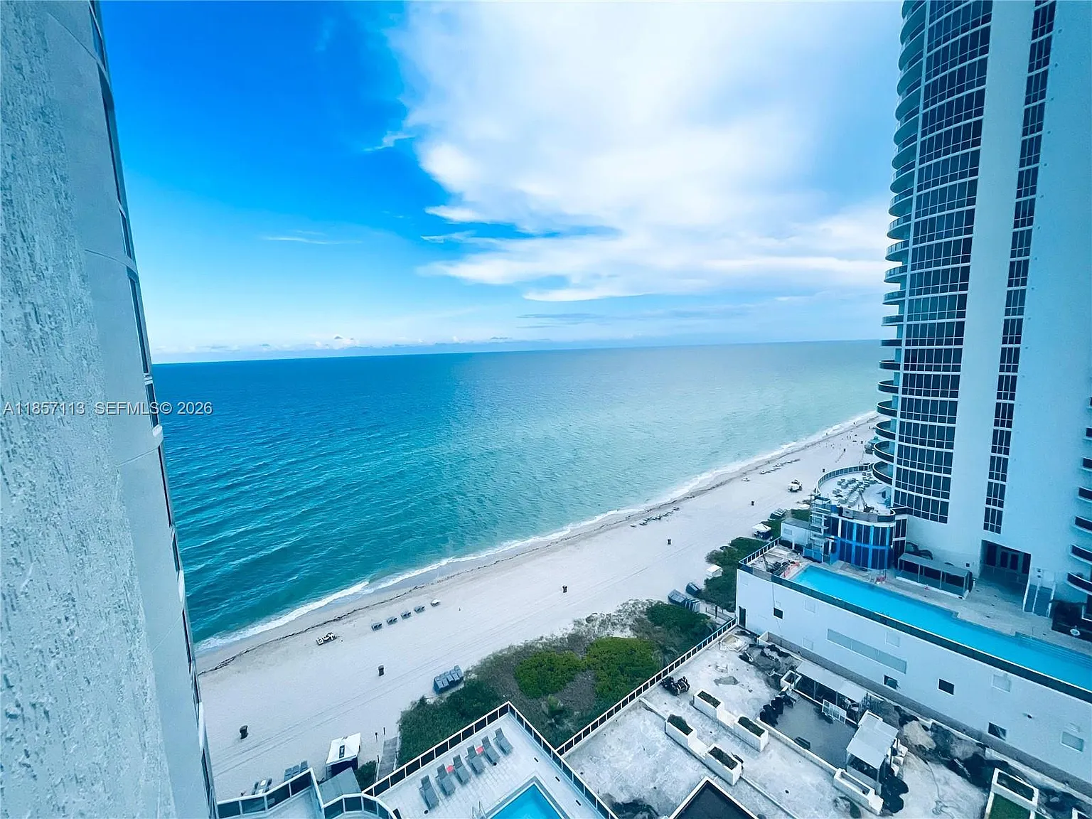 Tdr Tower I Condo — Photo 2