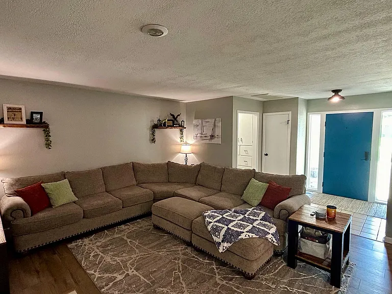 2505 Franklin Dr — Photo 5