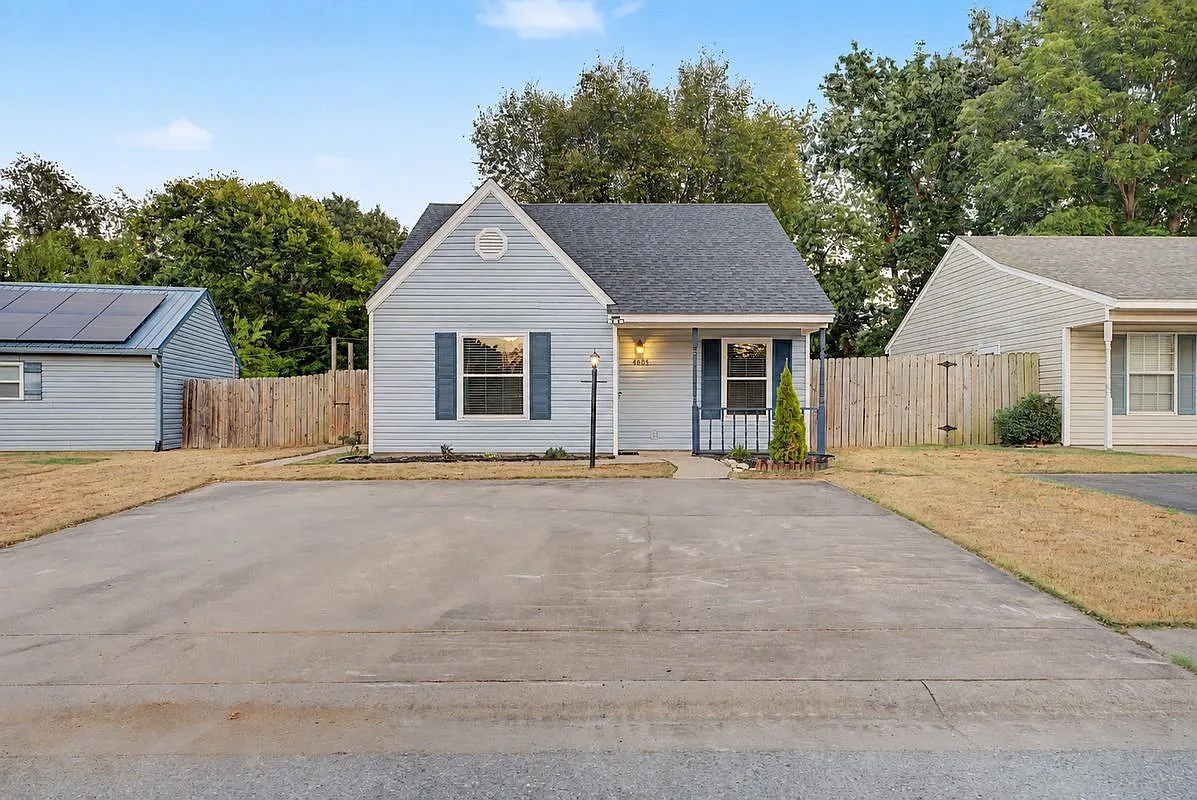 2 bed, 1.0 bath, 862 sqft, $1,375 — Photo 1