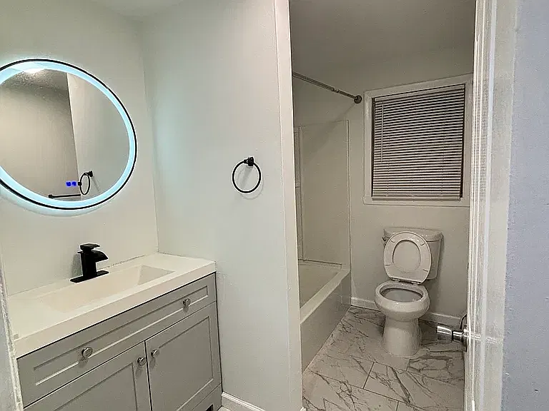 3 bed, 1170 sqft, $2,300 — Photo 4