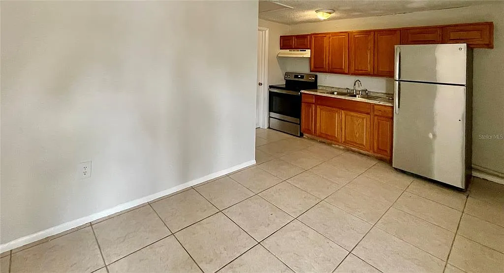 1 bed, 1.0 bath, 1012 sqft, $945 — Photo 2