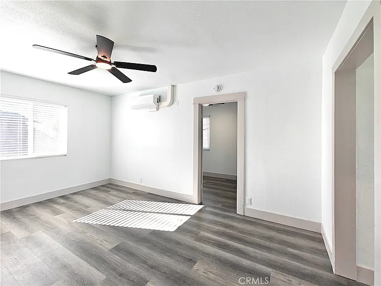 6728 S Whittier Ave — Photo 5