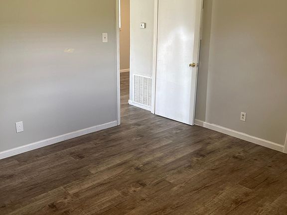 4th image of 211 Elyria Dr #11