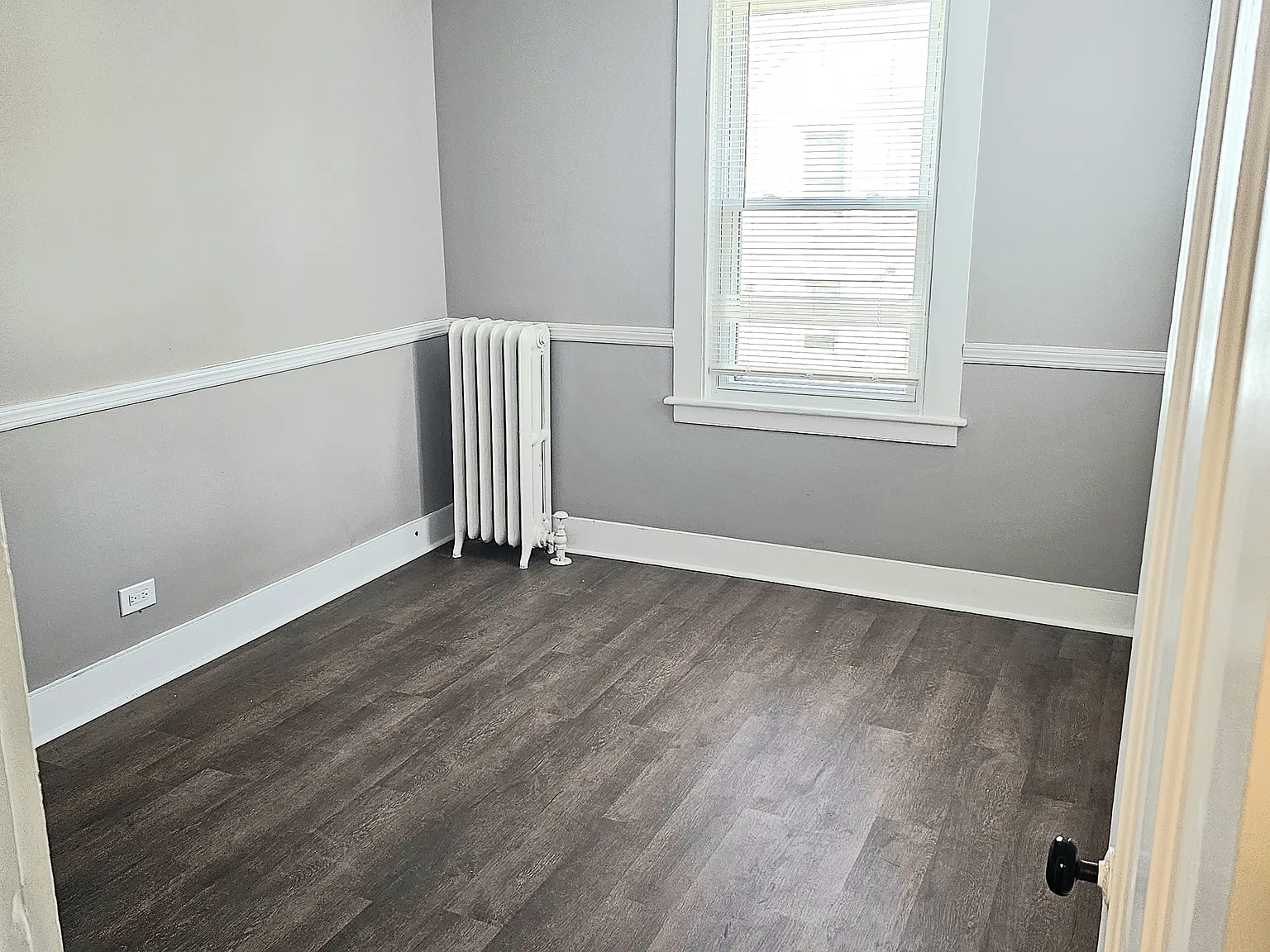 3 bed, 1000 sqft, $1,700 — Photo 2