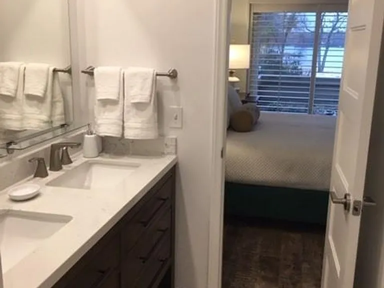 646 Portside Dr — Photo 17