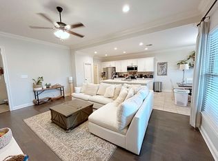 6135 Lake Bend Dr, Baton Rouge, LA 70820
