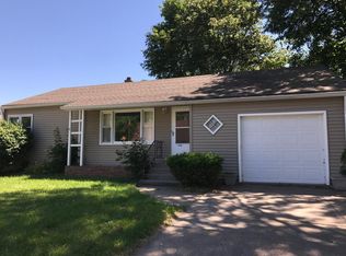 2208 35th Street Ct, Moline, IL 61265