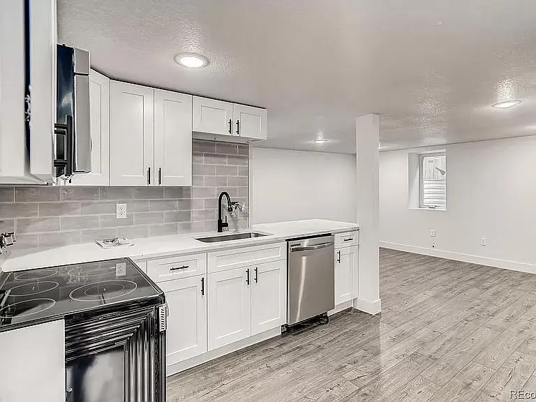 3834 Navajo St — Photo 3