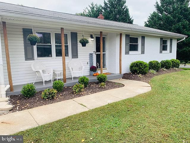 1st image of 1012 Shoreland Dr