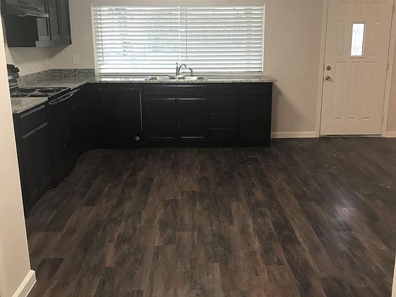 4th image of 1331 Iris Ln