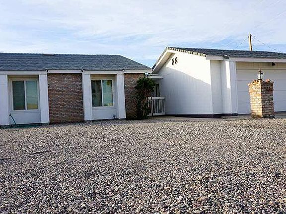2nd image of 2556 Daytona Ave