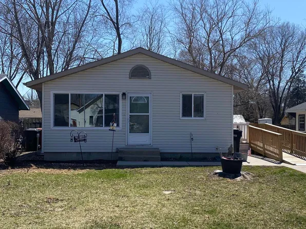 801 E 11th St, Yankton, SD 57078
