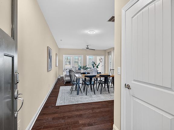 4th image of 1034 Carraway Ln