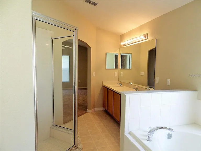 418 Ashley Pl — Photo 17