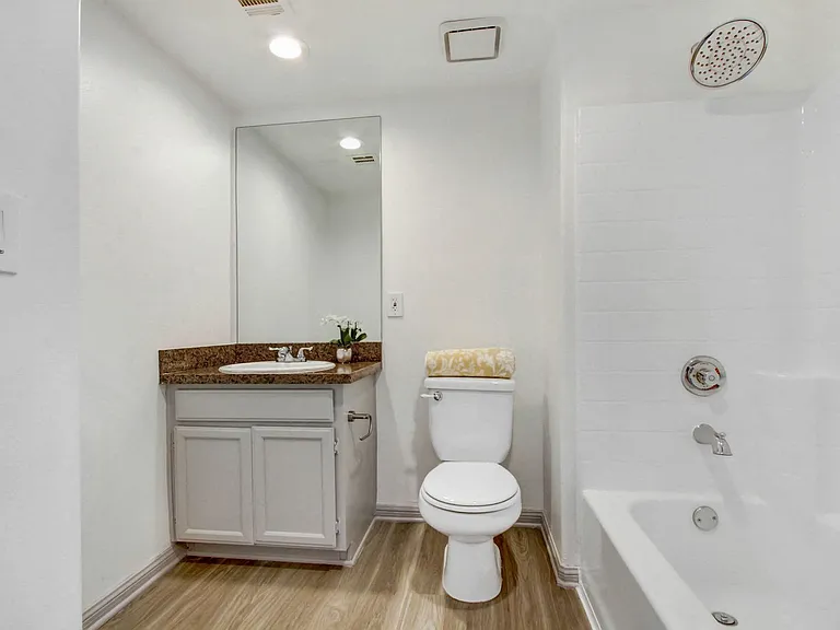 821 Wilcox Ave — Photo 17