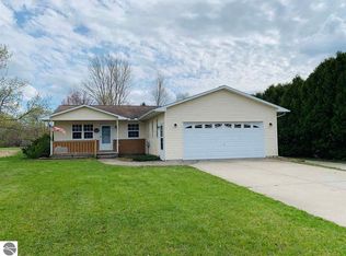 871 Holly Rd, Cadillac, MI 49601