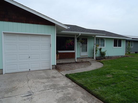 3rd image of 1211 SE 5th St