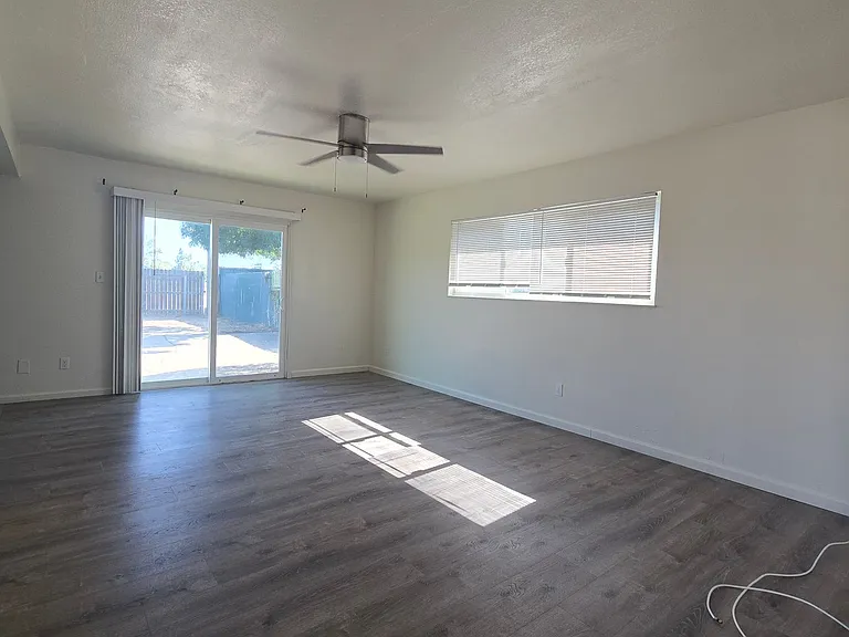 1200 W Water St — Photo 2