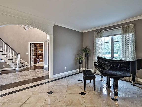 5th image of 356 Hawkinsridge Ln