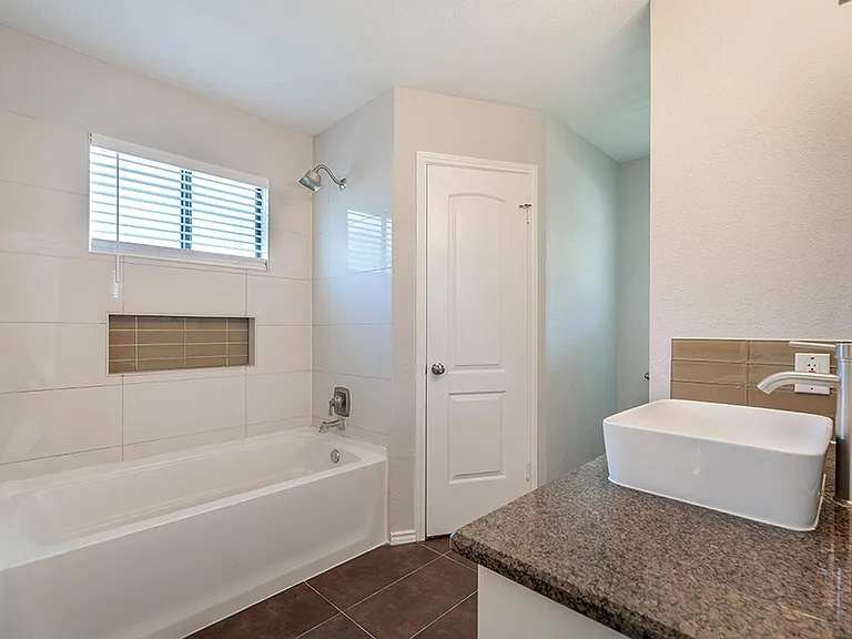 3110 Monument Dr — Photo 13