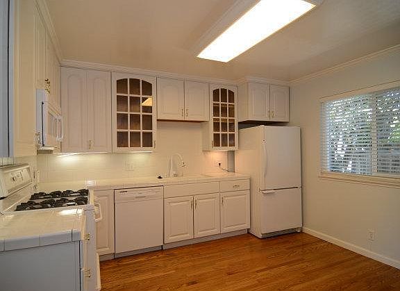 5th image of 1130 Nottingham Pl
