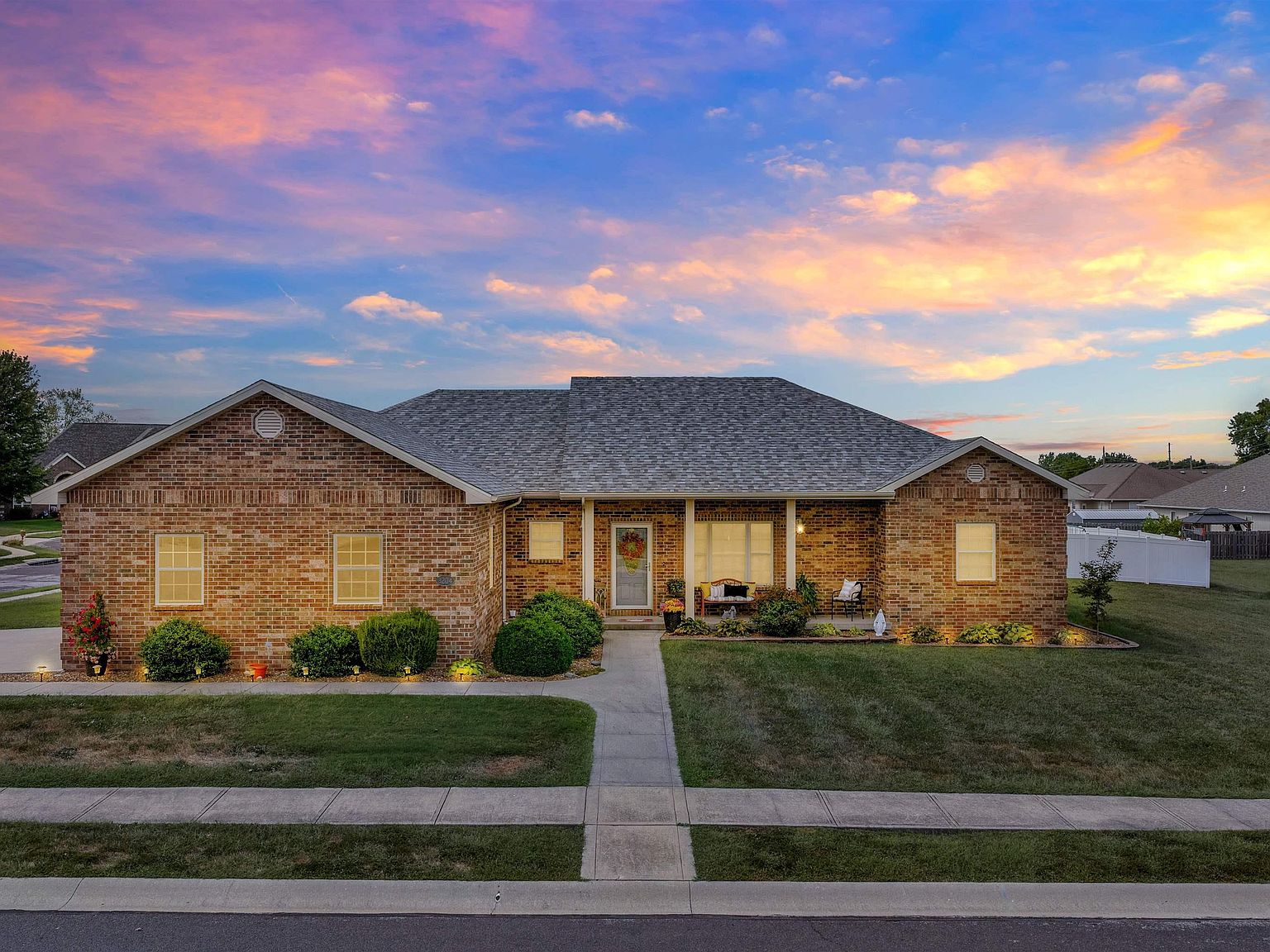 3204 Cunningham Dr, Sedalia, MO 65301 | Zillow