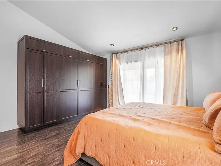 479 Pesaro St — Photo 15