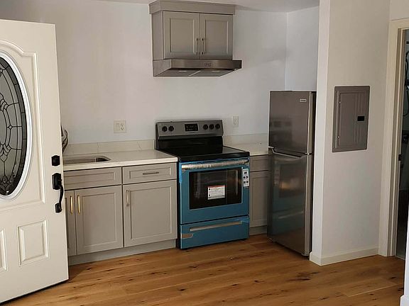 4th image of 20910 Montgomery Ave #A