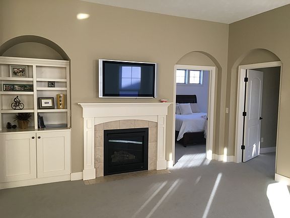 3rd image of 424 Enclave Ct SE
