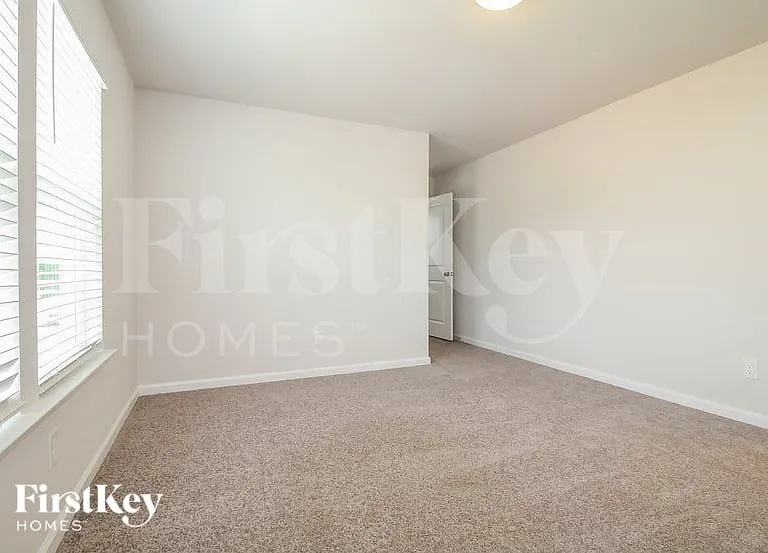 302 Ashborne Ln — Photo 12