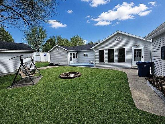 3rd image of 109 Flora Ave