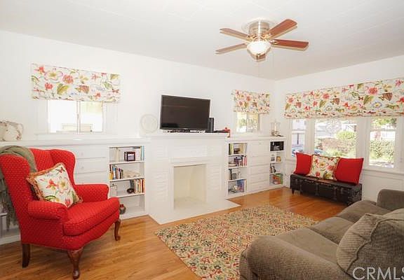 2nd image of 1028 Acacia Ave