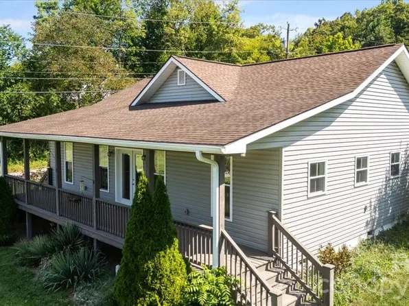 2 Elkmont Pl, Asheville, NC 28804