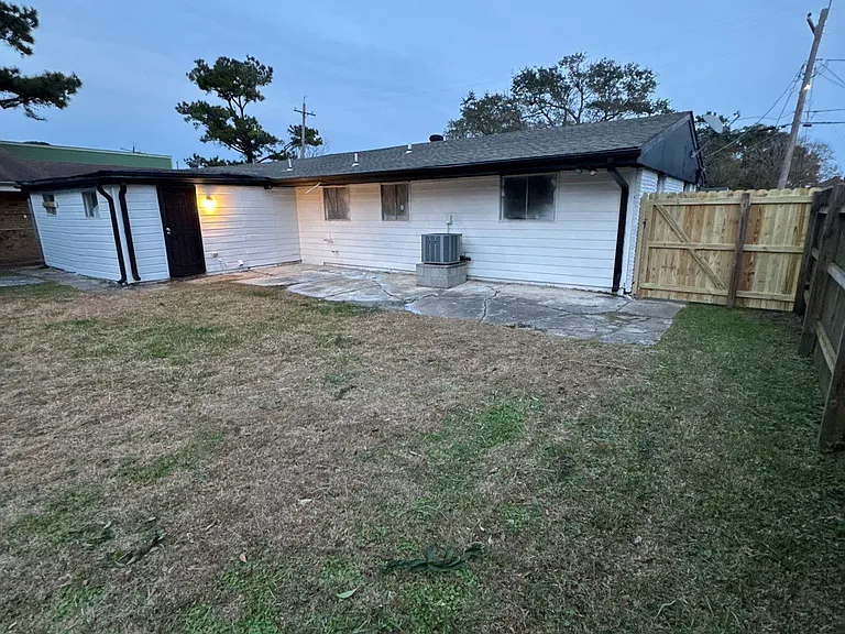 4734 Galahad Dr — Photo 11