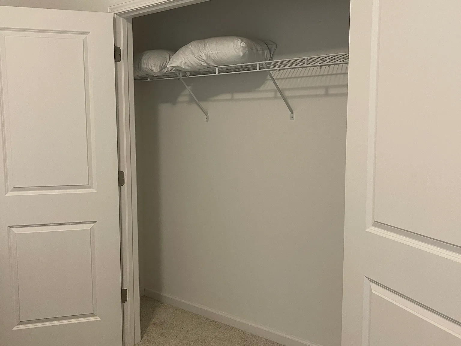5 bed, 2965 sqft, $1,000 — Photo 3