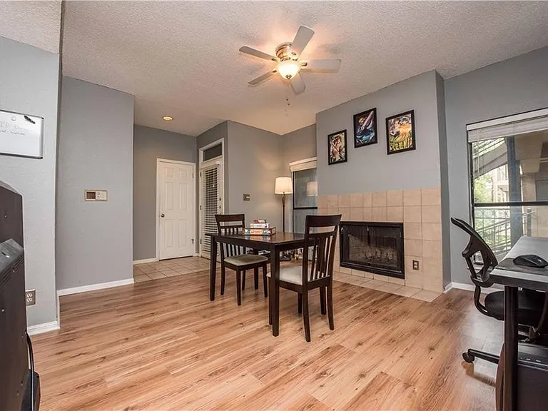 1910 Robbins Pl #210 — Photo 4