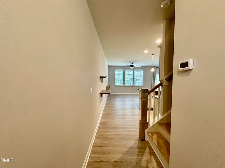 124 Orvis Dr — Photo 5