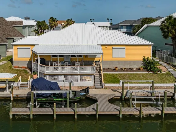 505 Sierra Sound St, Rockport, TX 78382
