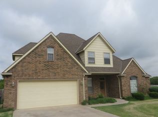 17 SW Riverbend Dr, Lawton, OK 73505