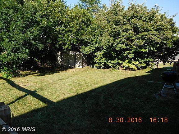 4th image of 230 Jefferson St