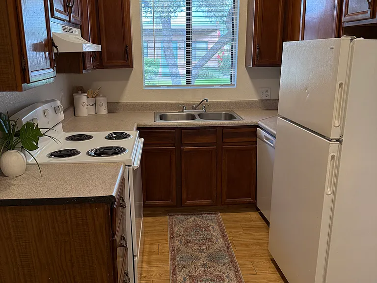 Las Villas Apartments — Photo 49